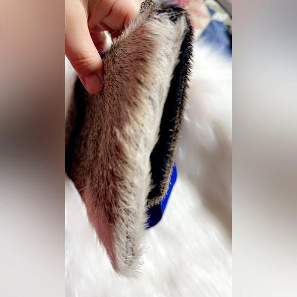 LA PASSION DU MD FUR COWHIDE CLUTCH BAG   11” X 6” APPROXIMATELY GORGEOUS UNIQUE - Picture 5 of 9